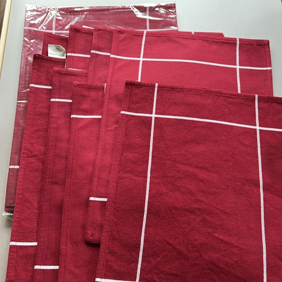 10 Pampered Chef cranberry window pane placements - Picture 3 of 4